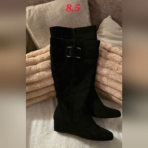 Chic Black Suede Heeled Boots